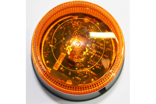 Gyrophare en xénon flash orange, vu du dessous.